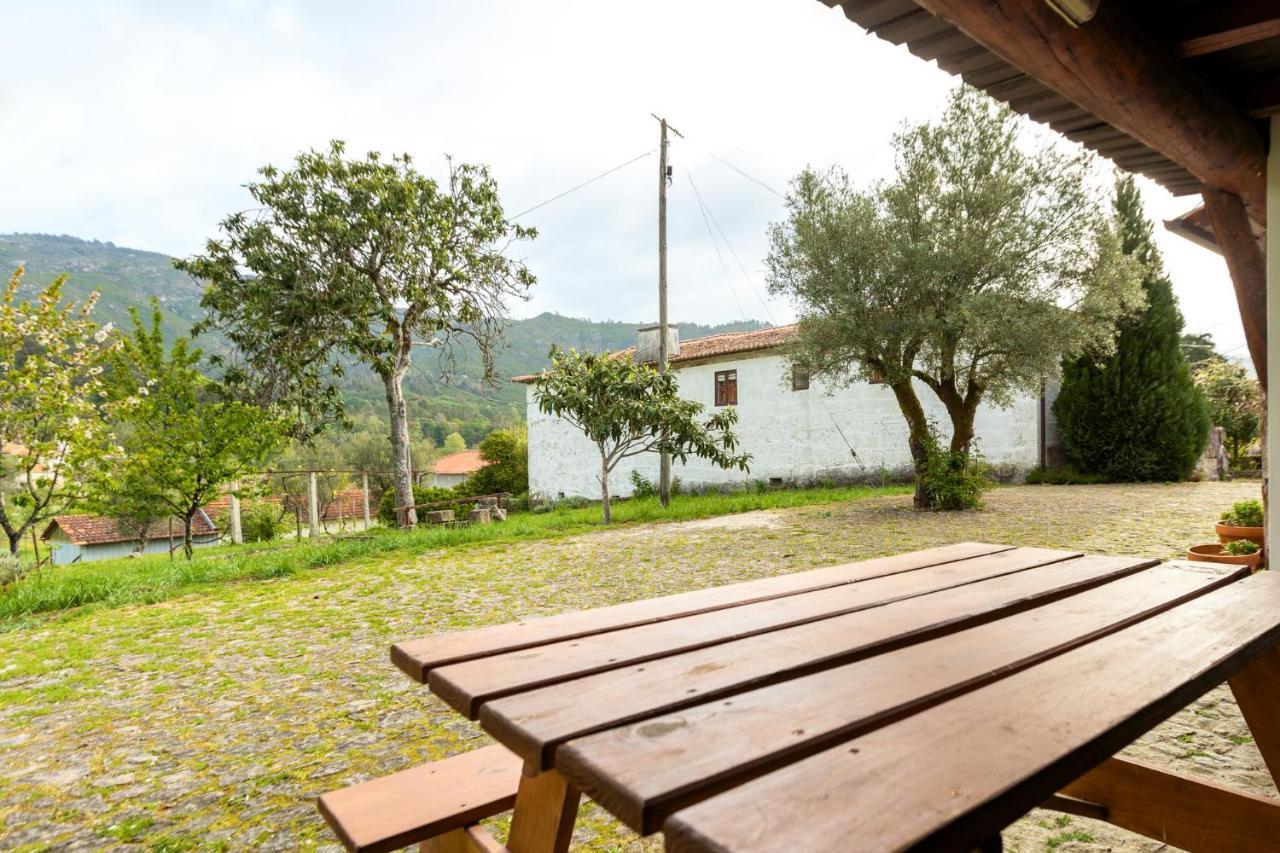 Hostal Casa Lavoura Em Requeixo Celorico De Basto Exterior foto